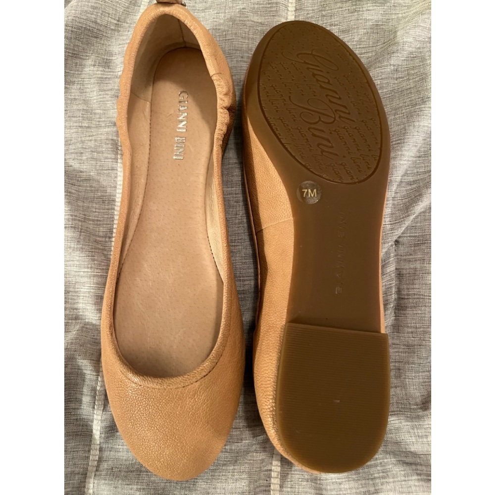 BNIB Gianni Bini Flats.  Size 7. Tan/Blush